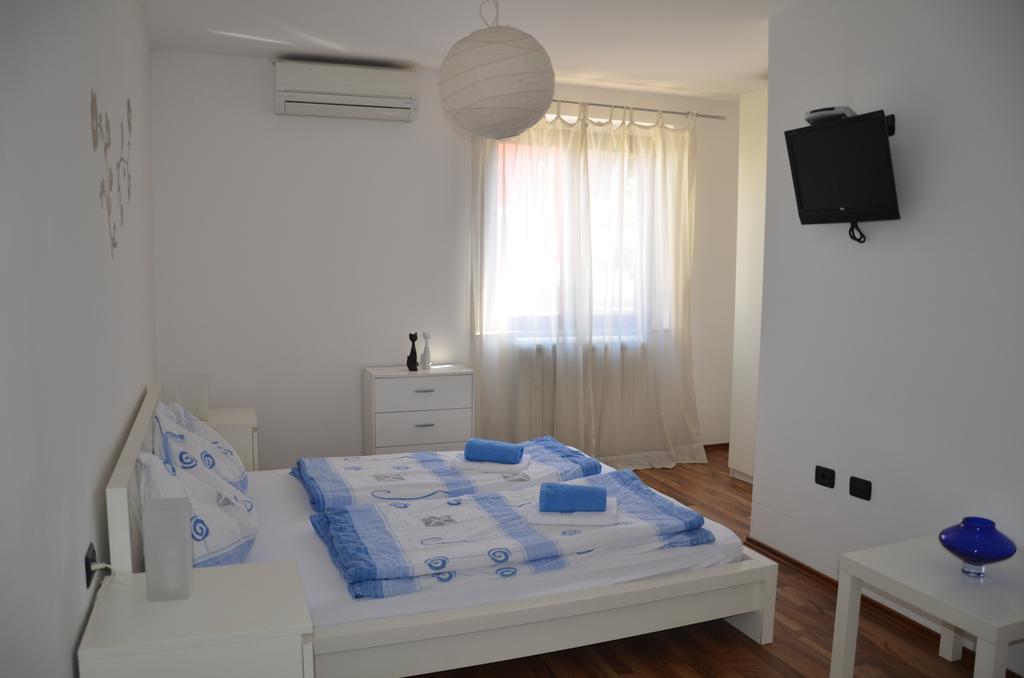 Apartments Bertok Koper Room photo